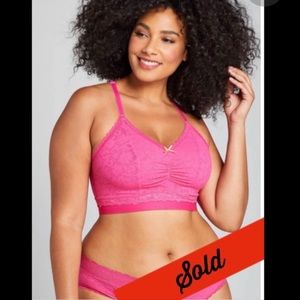 **SOLD** Cacique Stretch lace bralette size 22/24